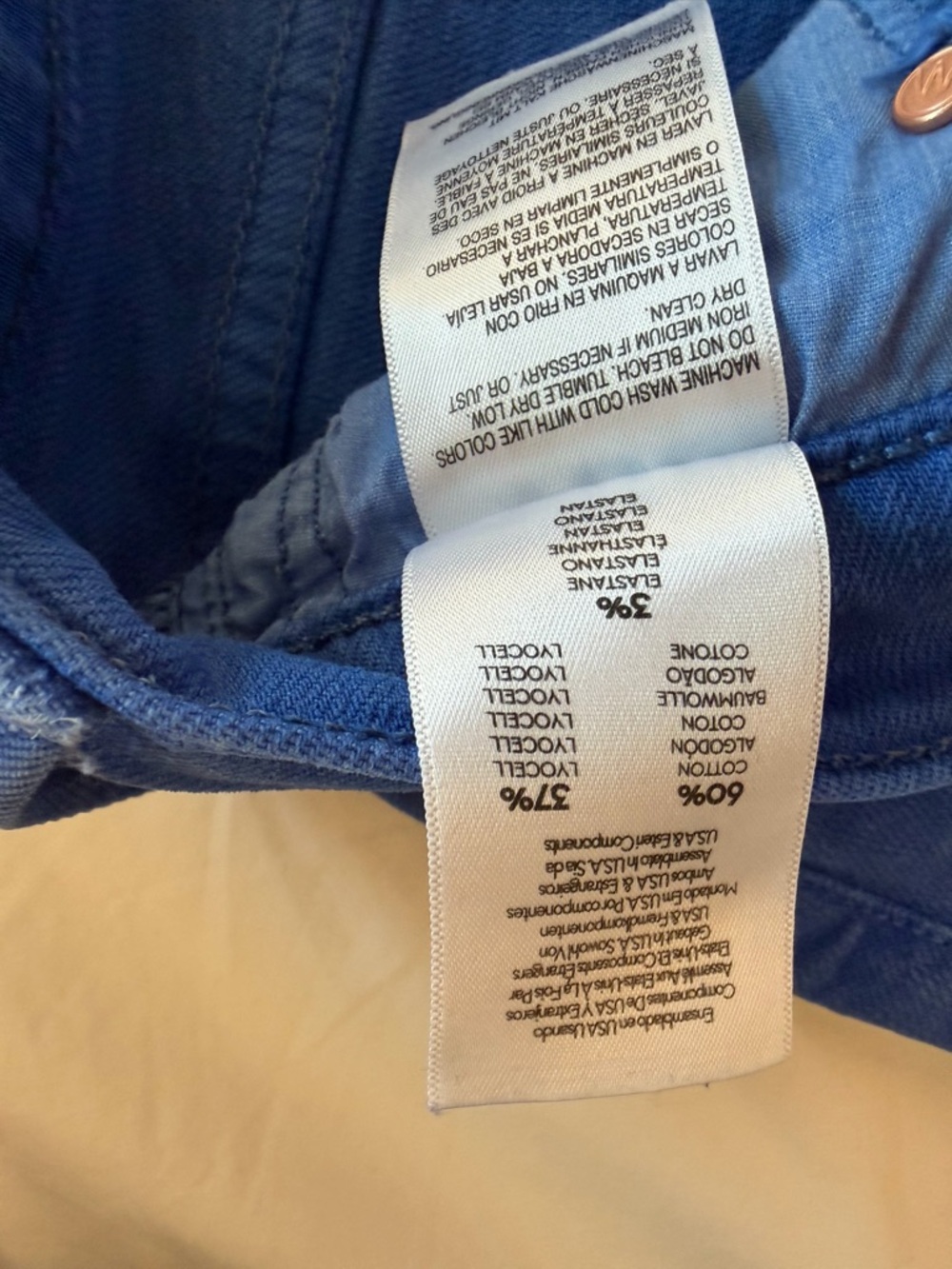 MOTHER the skipper frayed shorts in cats and dogs Victoria blue 29 - Picture 5 of 6